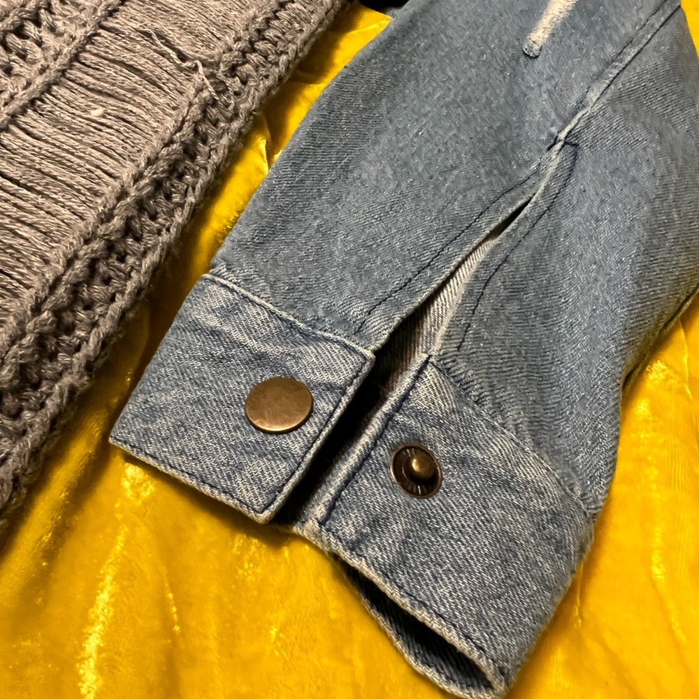 Distressed Sweater - Picture 8 of 10